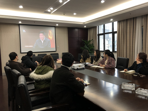 ��Ա�ɲ��Թۡ�һץ��������͡������� Υ������ʼĩ��ר��Ƭ